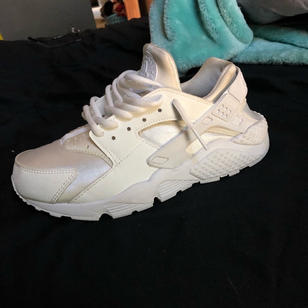 White hurraches
